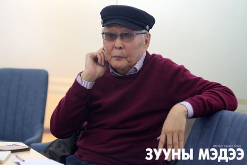 Б.Вандан: Хоёр том бурхан зураачийн ур ухаан, арга барилаас суралцсандаа баярладаг